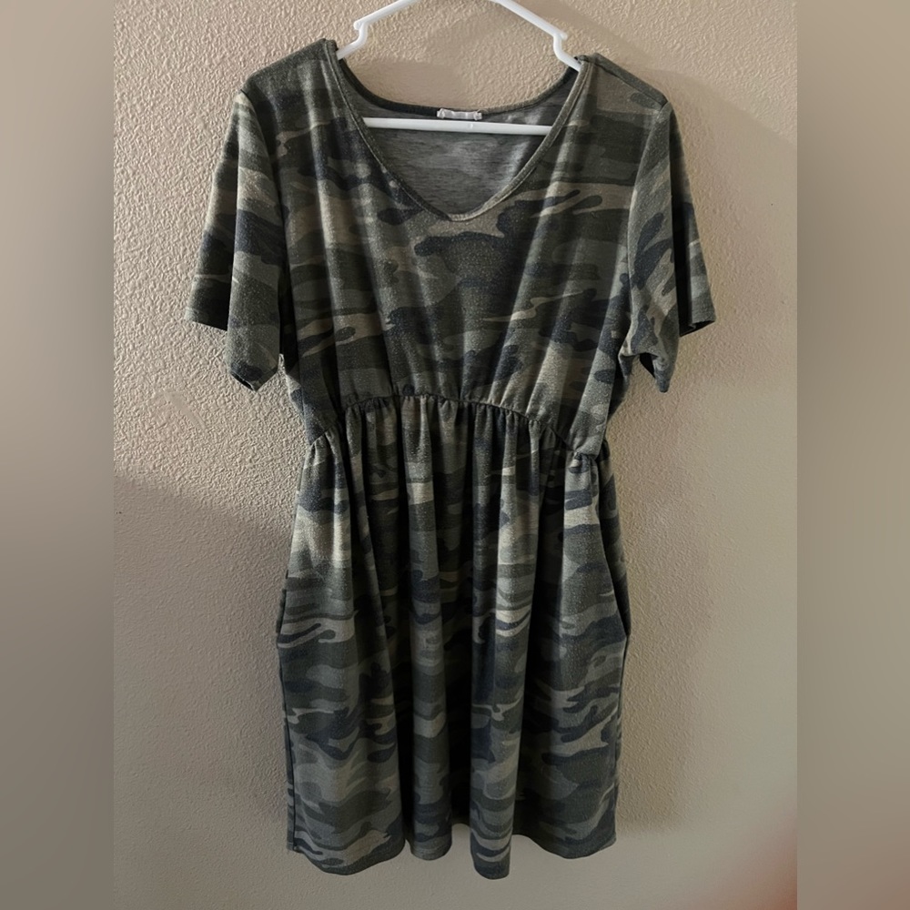 2XL Chic Soul camo babydoll style dress with pockets  good condition